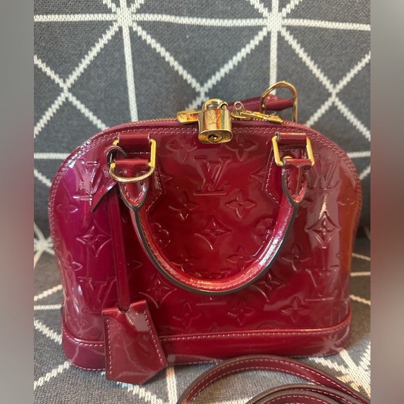 Louis Vuitton Vernis Alma BB with dust bag, strap and box. Comes with COA. - Picture 2 of 15